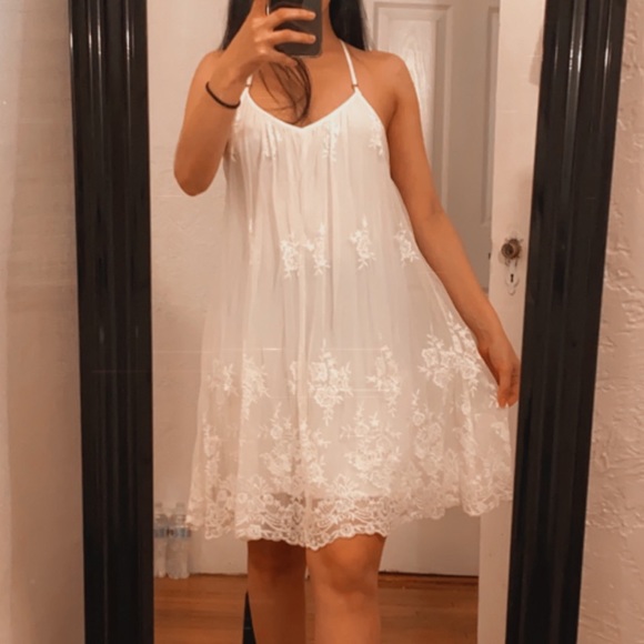 White dress - Picture 3 of 5